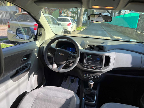 Imagen 7 de 10 de Chevrolet Spin 2014 1.8 Ltz 5as 105cv