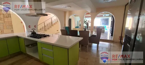 Venta De Casa Con 3 Departamentos En Cuernavaca, Morclave 3934