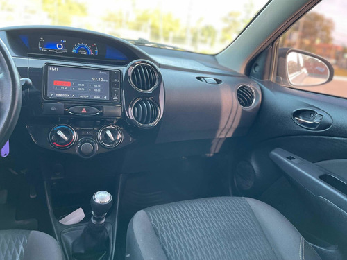 Imagen 11 de 15 de Toyota Etios 2017 1.5 Xls