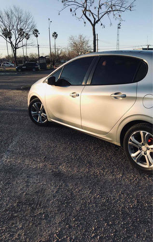 Peugeot 208 1.2 5 Puertas