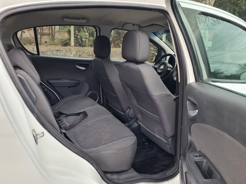 Imagen 15 de 17 de Fiat Palio 1.4n Attractive Top 2018 C/gnc