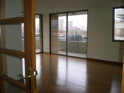 Departamento En Sector Club Manquehue