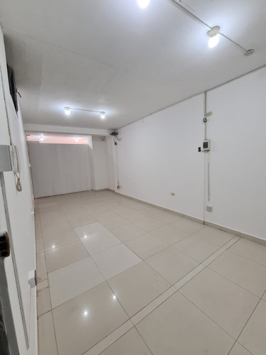 Alquilo Departamento 2do Piso - (2habitaciones / 2 Baños) (ver Video)