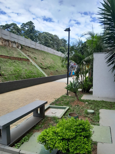 Ap Itaquera 2 Quartos Com Varanda E Vaga De Estacionamento
