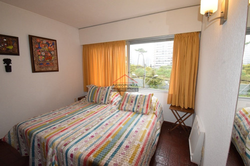Buena Ubicacion , A Pasos De Playa Brava Y Mansa . - Ref: 5137