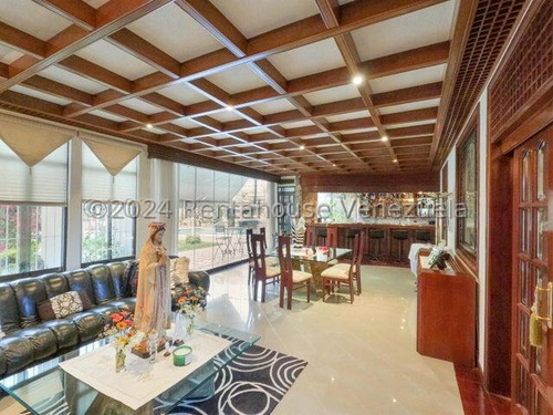 Maribel Morillo Vende Majestuosa Y Elegante Casa De 2.136m2 Con Piscina, Ubicada En El Pedregal Al Este De Barquisimeto
