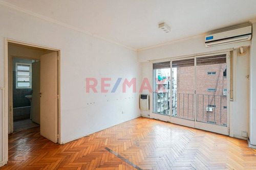 Venta Departamento Dos Ambientes En Av Corrientes