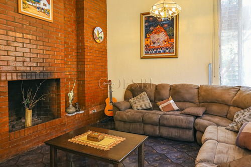 Imagen 9 de 14 de En Venta Casa De 4 Habs. Dentro De Residencial En San Cristóbal, Guatemala