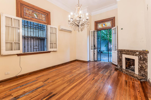 Casa En Villa Urquiza.una Joya Arquitectónica Que Conserva El Encanto Y La Elegancia De Su Época