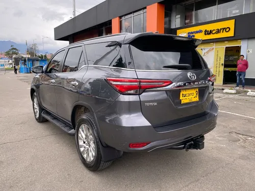 Toyota Fortuner 2.4 SRV AT