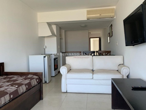 Imagen 4 de 12 de Apartamento Frente Al Mar - Dos Dormitorios