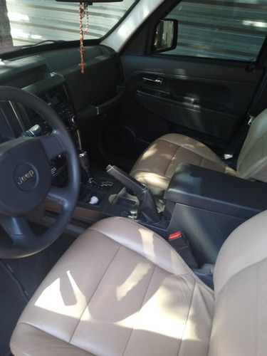 Imagem 10 de 11 de Jeep Cherokee 2009 3.7 Sport Aut. 5p