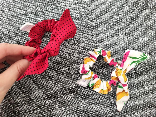 Xuxinha De Cabelo Xuxa Scrunchie Tamanho Mini Lacinho Com Nó