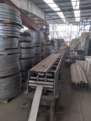 Imagen 7 de 7 de Unicanal Galvanizado 4x4 4x2 Fabrica