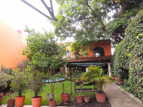 Venta De Casa En Lomas De Vista Hermosa, Cuernavaca...clave 2576