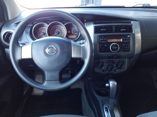Nissan Grand Livina 1.8 16v Flex 4p Automático