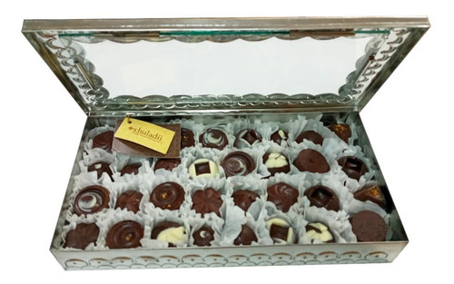 Imagen 2 de 3 de Chocolates Rellenos De Sabores Oaxaqueños, Caja De Hojalata.