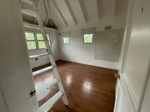 Importante Casa En Las Delicias 4 Dormitorios, Con Pileta, Q