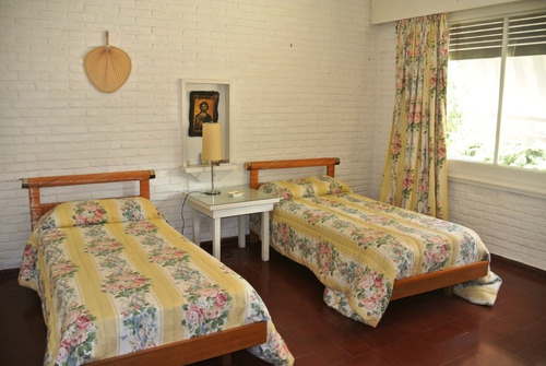 Casa En Venta / 5 Dorm / Punta Del Este / Golf / At2 6380