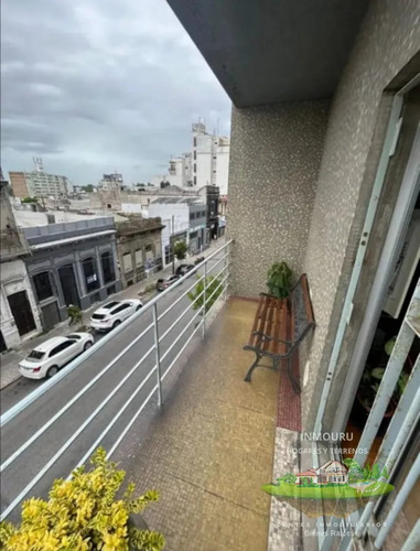 Venta De Lujoso Apartamento De 3 Dormitorios En El Centro