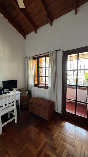 Hermoso Chalet, Excelente Esatdo De Conservación.
