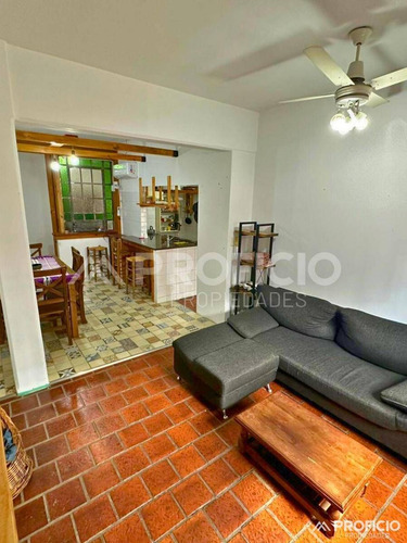 Local Comercial Y Departamentos En Block En Berazategui