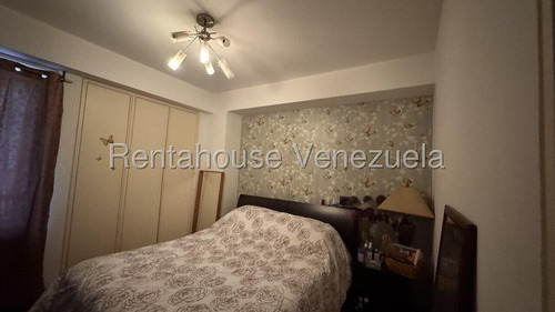 Agp Apartamento Con Acabados De Primera, A/a Central, En Venta En Campo Alegre, Excelente Vista 24-26281 Ys