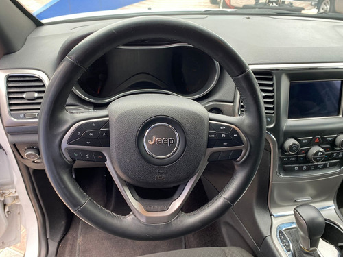 Imagen 8 de 12 de Jeep Grand Cheroke 2018 Laredo V6 Aut Tela Eng $ 103,600