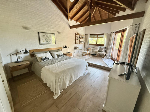 Impecable Casa Con Jardin, Parrilla Y Pileta En Venta - Vista Al Golf - Club Nautico Escobar