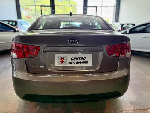 Kia Cerato 2.0 Forte Ex