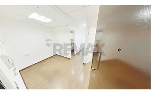 Se Arrienda Oficina 58mt2, Providencia