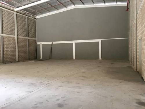 Imagen 6 de 12 de Yohandys Castillo Vende Complejo Industrial De Galpones