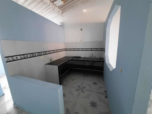Imagen 2 de 21 de Casa De 3 Habitaciones Un Baño, Garaje Amplio. Barrio La Reliquia