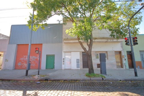 Lacarra 1178: Impecable 2amb. Patio De 5.80x3.30, Sin Exp.
