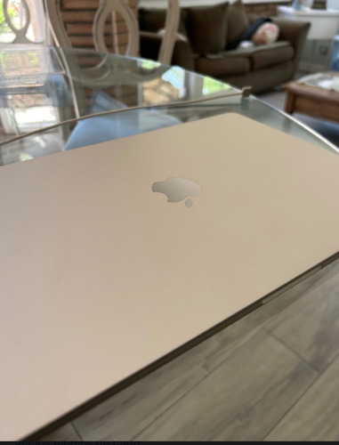 Mac Book Air M3 15-inch Gris (Usado)