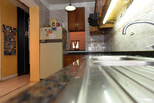 Venta Casa 4 Amb En Flores Cochera, Apto Credito