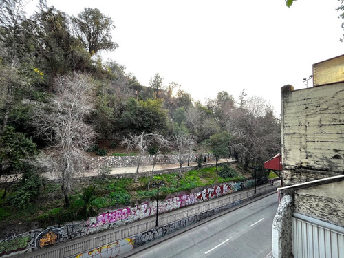 Se Vende Apart Hotel En Pleno Barrio Lastarria (8 Pisos)