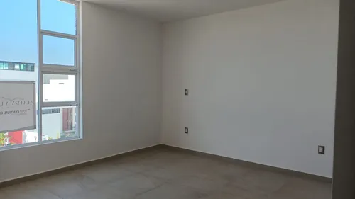 Venta De Casas En El Encino, Pasillo Lateral, Estudio O 4ta Rec En Pb, Lujo