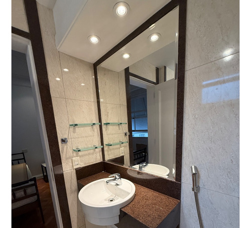 Amplo Apartamento Com Vista Para O Mar Em Copacabana 133 M², 3 Quartos E Conforto Total!