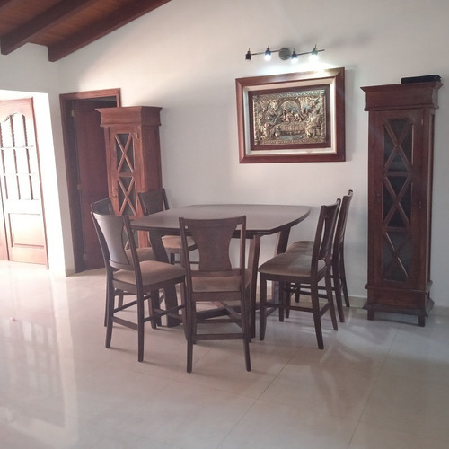 Imagen 4 de 13 de Moderna Casa En Alquiler