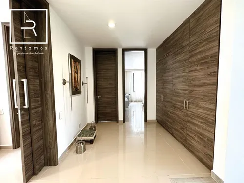 Casa En Venta En El Poblado. Cod V10550