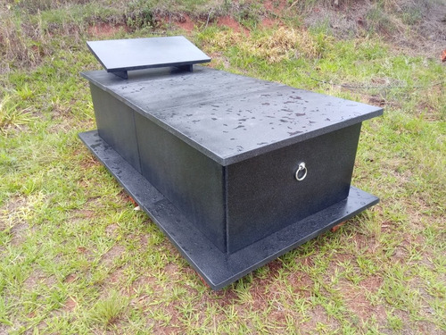Imagem 3 de 6 de Túmulo Jazigo Gaveta Em Concreto Com Acabamento Marmorizado