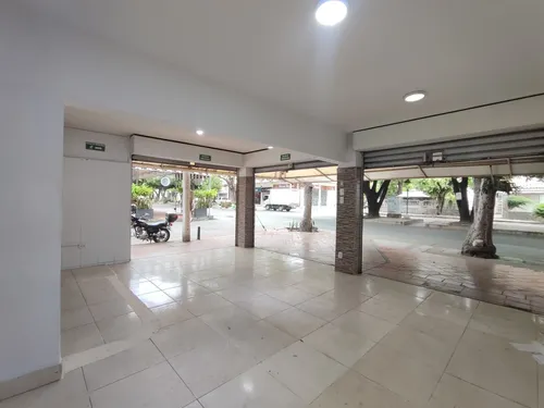 Local En Arriendo En Quinta Bosch. Cod A23395