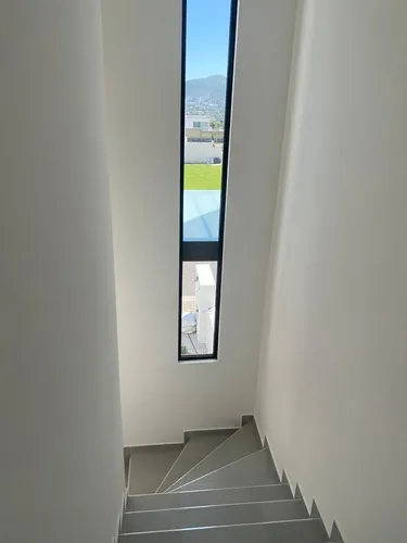 Amplia Casa En San Isidro Juriquilla, En Condominio Cerrado Con Vigilan