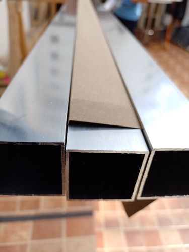 Tubo Cuadrado De Aluminio De 1 1/2