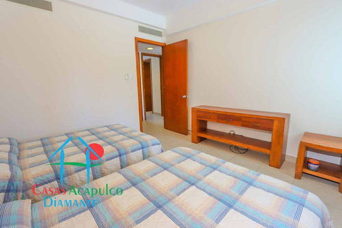 Cad Mayan Lakes View 204. Terraza Con Vista A La Alberca. En Condominio Con Club De Playa