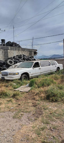 Limusina Lincon Continental Para Proyecto De Construcción.