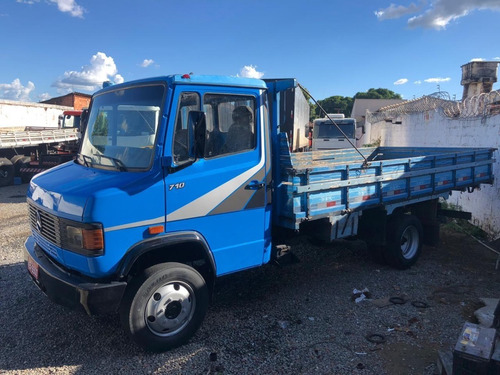 Caminhão M710