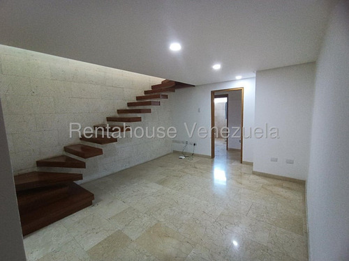 Un Hogar Que Combina Lujo, Amplitud Y Ubicación Privilegiada ___ Rahml ___ 25-21807