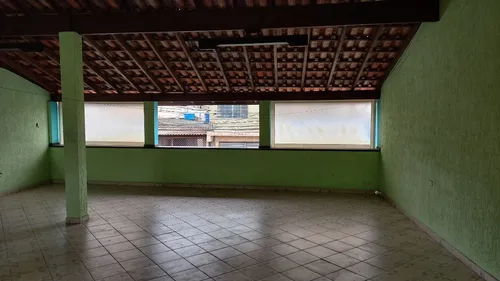 Casa Grande E Espaçosa Com Terraço E Churrasqueira Com Ótima Localização